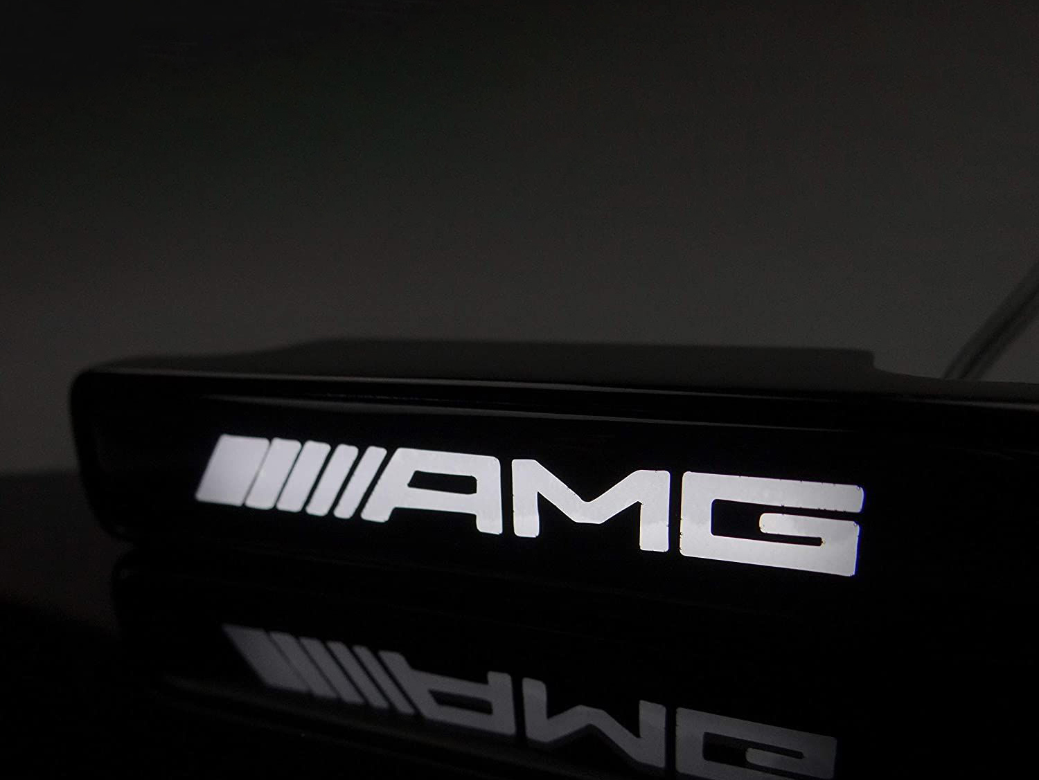 AMG LED White Badge Grille Emblem Logo for Mercedes W463A G Wagon G63 G500 G55 Mercedes-Benz